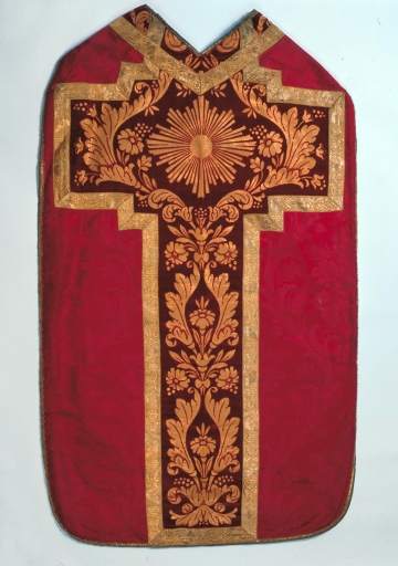 Ornement rouge : chasuble, étole