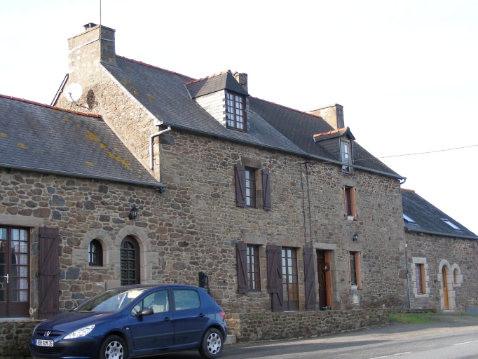 Alignement de maisons, RN 137, près du Gâvre (Miniac-Morvan)