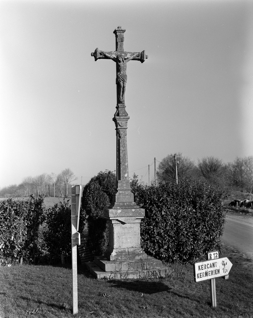 Croix de chemin, près de Croizamus (Quéven)