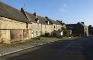 Alignement de maisons, 9-21 rue des Fontaines (Dingé)