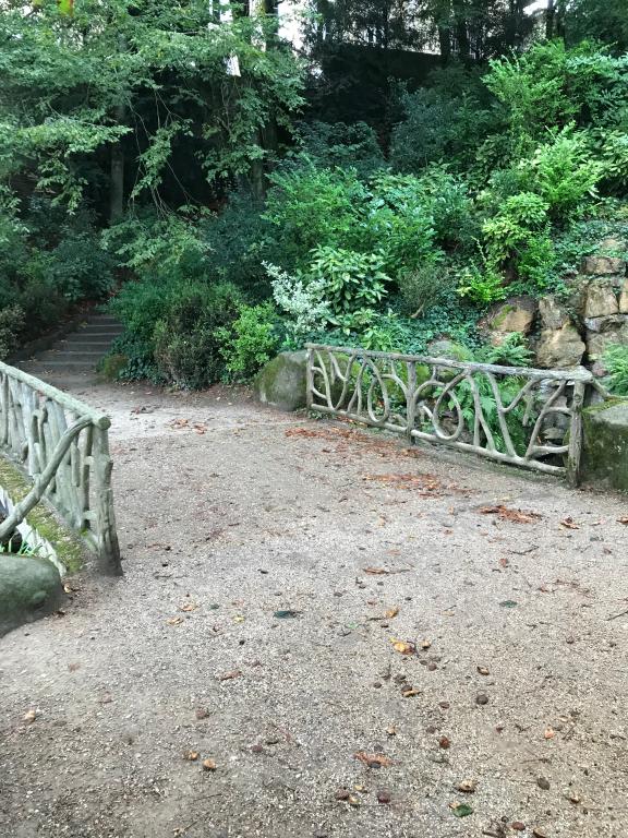 Cascades, ponts de jardin et grotte artificielle, Parc du Thabor (Rennes)
