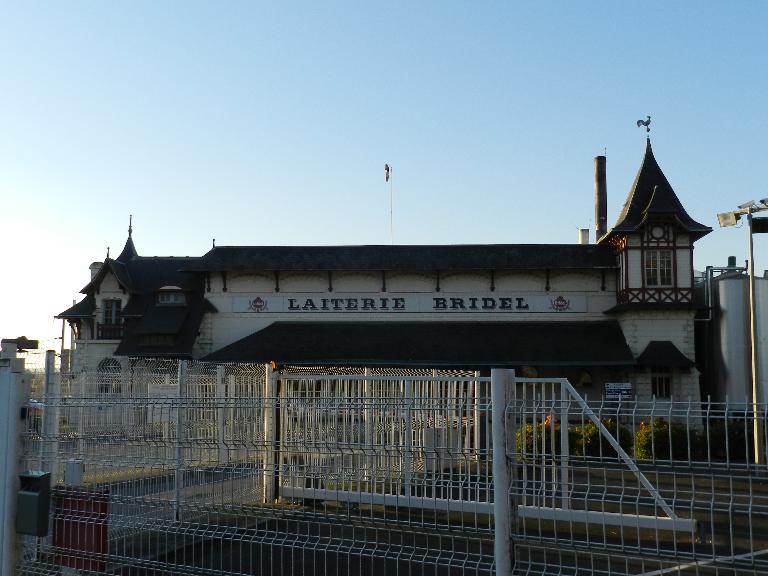 Laiterie Beurrerie de L'Hermitage (Groupe Lactalis), place de la gare (L'Hermitage)