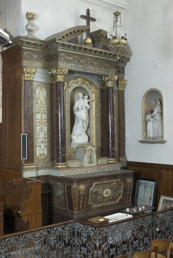 Retable latéral sud, gradins d'autel, degrés d'autel, tabernacle et autel