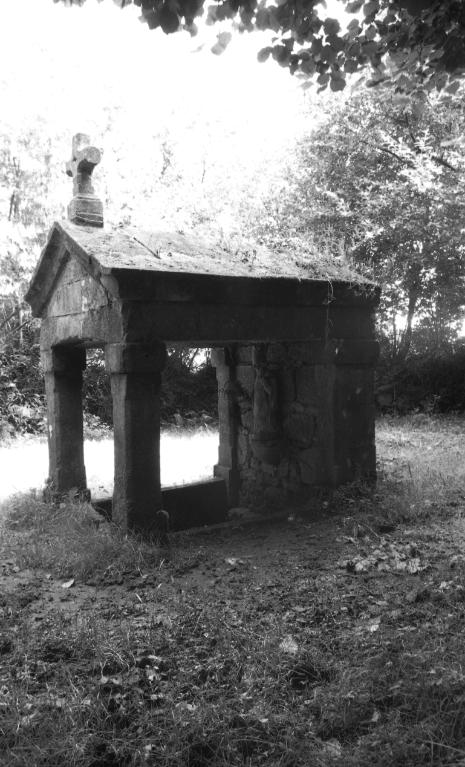 Fontaine de dévotion Saint Nicolas, Ty Ar Galant (Leuhan)