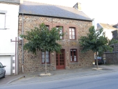 Maison, 7 Place de l'Eglise (Saint-Guinoux)