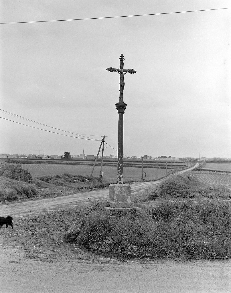 Croix monumentale dite Croas Ker Faven, Kerdanne (Plouénan)