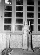 Statue (d'applique, petite nature) : sainte Barbe, Palevart (Ploërdut)
