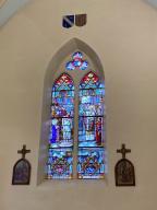 Ensemble des 5 verrière légendaires des baies 0, 1, 2, 3, 4, église Saint-Rémy (Réminiac)