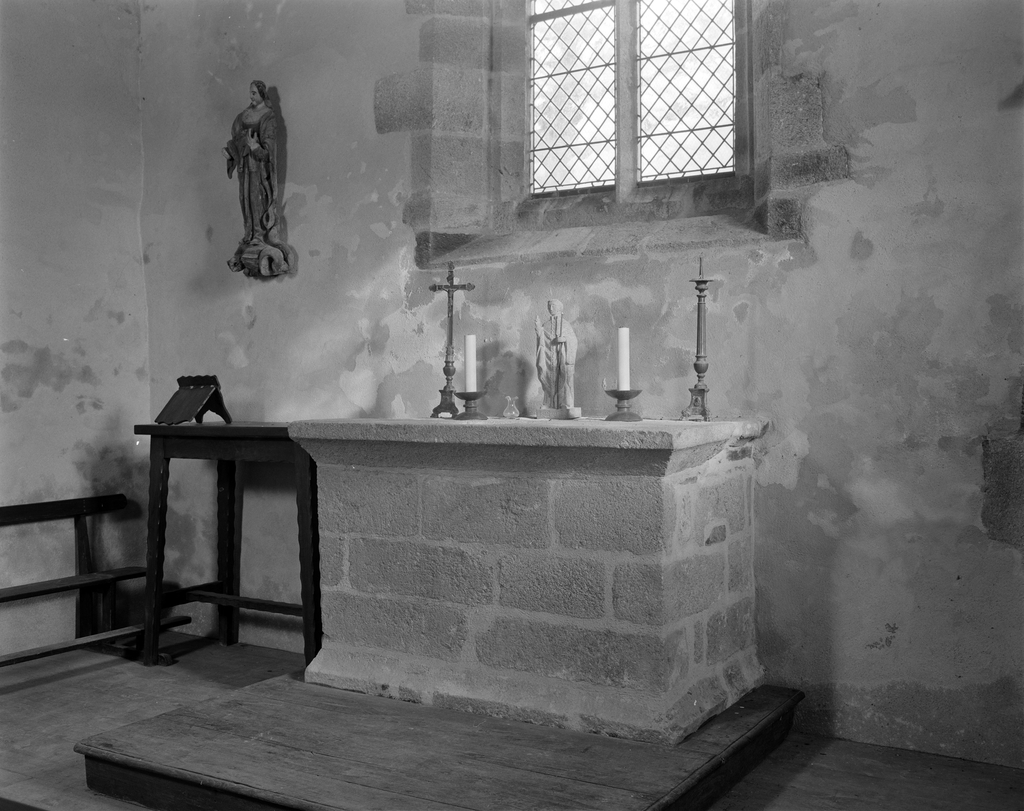 Autel (maître-autel), chapelle Saint-Guénaël (Cléguer)