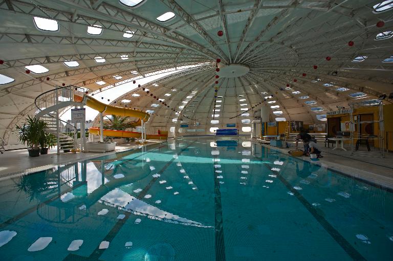 Piscine Tournesol, place du Champ de foire (Baud)