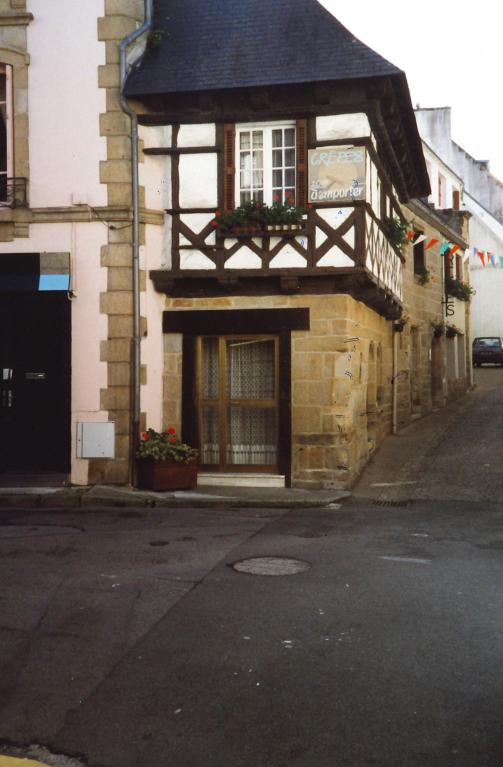 Maison, 2 rue Danton (Audierne)