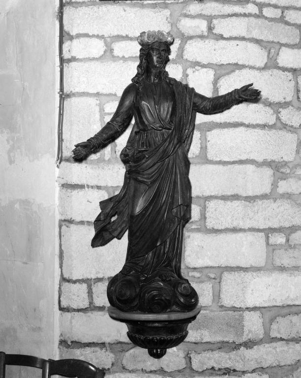 Statue (figure d'ornement) : sainte femme, église paroissiale Sainte-Cécile (Theix fusionnée en Theix-Noyalo en 2016)