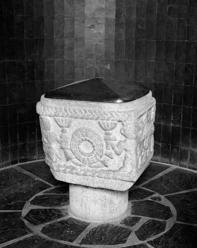 Bénitier, fonts baptismaux