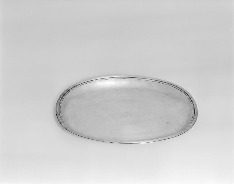 Plat, prieuré Notre-Dame, église paroissiale, mairie (Île-d'Arz)