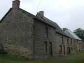 Alignement de maisons, la Faverie (Québriac)