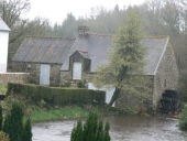 Moulin à farine de Larhon, actuellement maison, Pont Larron (Rostrenen)