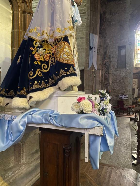Statue couronnée : Vierge à l'Enfant, basilique Notre-Dame-de-La-Guerche (La Guerche-de-Bretagne)