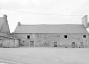 Maison, 10 place de l'église (Séglien)