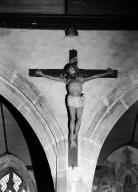 Croix (crucifix) : Christ en croix, église paroissiale Saint-Ouen (Quéménéven)