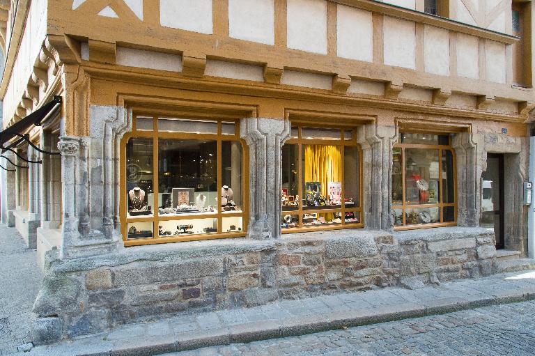 Maison dite maison Grandjean, 2 rue Emile Burgault ; 32 rue des Chanoines (Vannes)