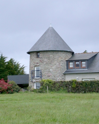 Ancien moulin à vent, actuellement maison, le Tertre-Morgan (Fréhel)