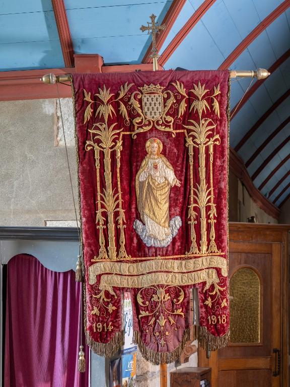 Bannière (anciennement numéro 2) : Sainte Jeanne d'Arc, Sacré-Coeur, de commémoration, église paroissiale Saint-Goulven (Goulien)
