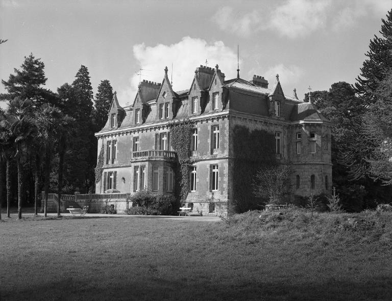 Château de Kerhuel (Plonéour-Lanvern)