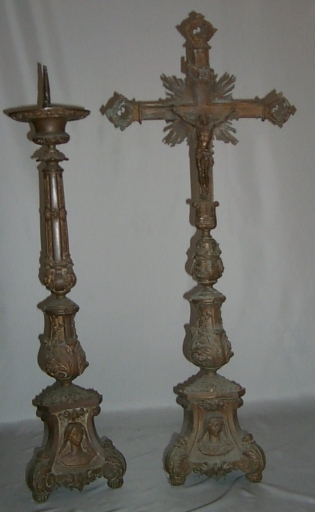 Garniture d'autel 3 : croix d'autel, 6 chandeliers d'autel