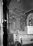 Autel, tabernacle, exposition, gradins d'autel (2), retable (maître-autel, retable architecturé à niche), église paroissiale Notre-Dame-de-Lorette (Roudouallec)