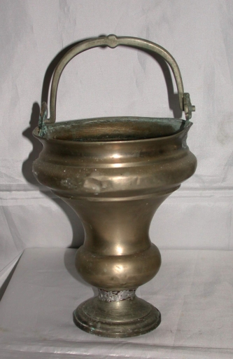 Seau à eau bénite