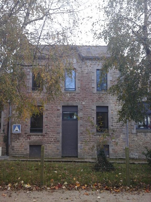 Ecole mixte, 4 rue de l'école (Aucaleuc)