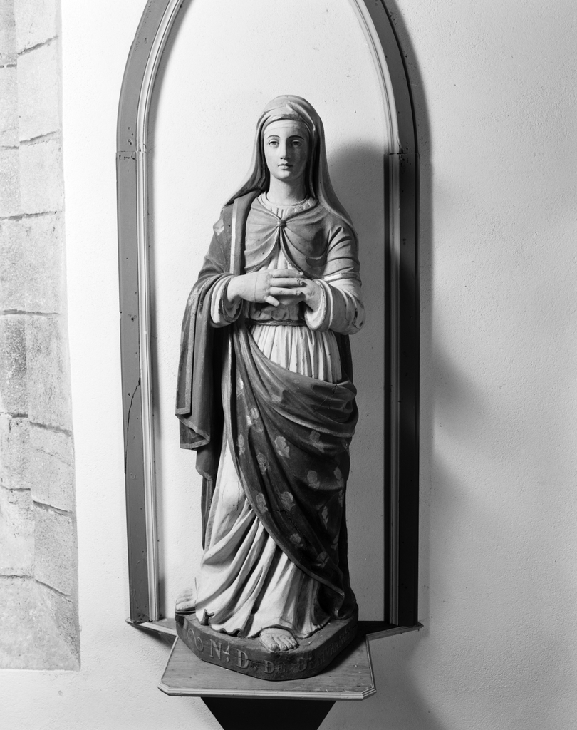 Statue (grandeur nature) : Vierge dite Notre-Dame-de-Délivrance, chapelle Saint-Servais (Pont-Scorff)