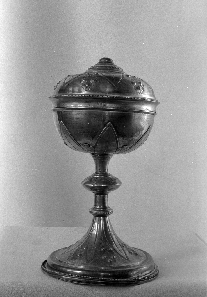 Ciboire (2), église paroissiale Saint-Tugdual (Saint-Tugdual)