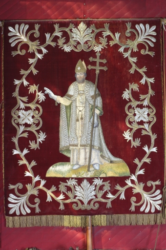 Bannière de procession paroissiale : Christ en croix, Saint Martin de Tours