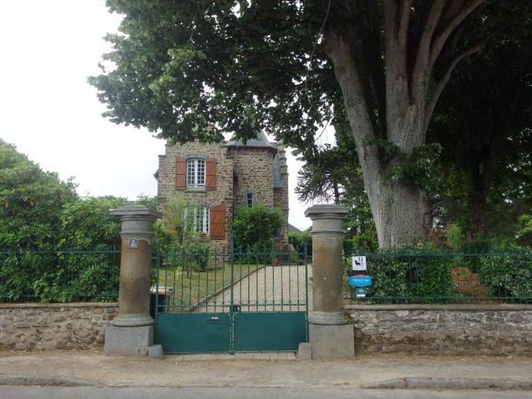 Villa, 20 rue de la Motte (Hédé fusionnée avec Bazouges-sous-Hédé pour former la commune de Hédé-Bazouges en 2009)