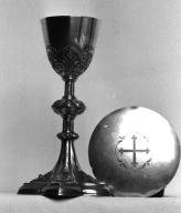 Calice, patène (2), église paroissiale Saint-Mahouarn (Plomodiern)