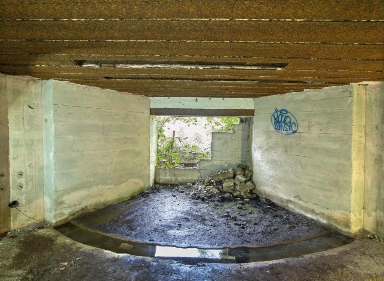 Bunker - casemate de type 612 pour un canon de campagne ou obusier de 7,62 cm ou 10,5 cm, Domaine de la Tour de Cesson, rue de la Tour (Saint-Brieuc)