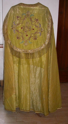 Chape dorée 1