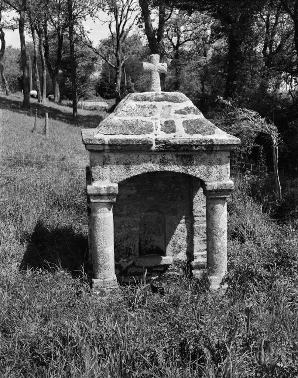 Fontaine de dévotion sainte-Barbe, Moustoir Lorho (Theix fusionnée en Theix-Noyalo en 2016)
