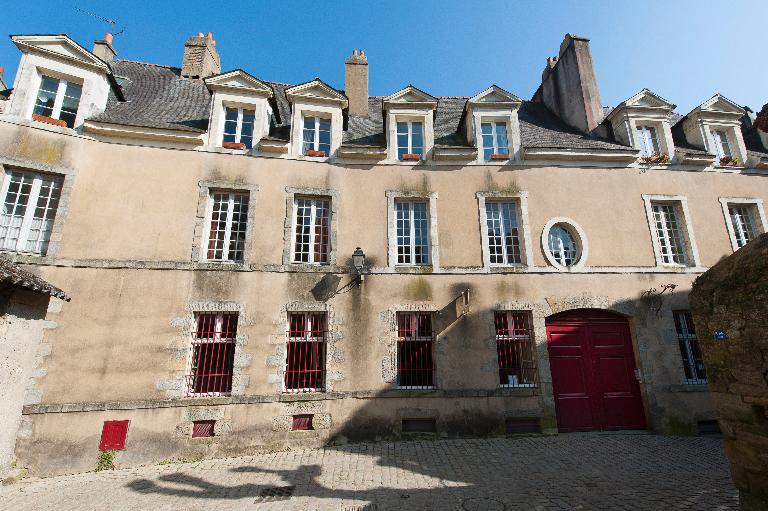 Ensemble de deux hôtels dit hôtel Senant, 4, 6 rue de la Bienfaisance ; 7 rue des Vierges (Vannes)