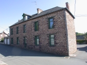 Maisons dite en alignement, 1 rue des Prés (Iffendic)