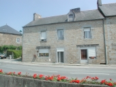 Maison à boutique, R.N. 175 (Romazy)