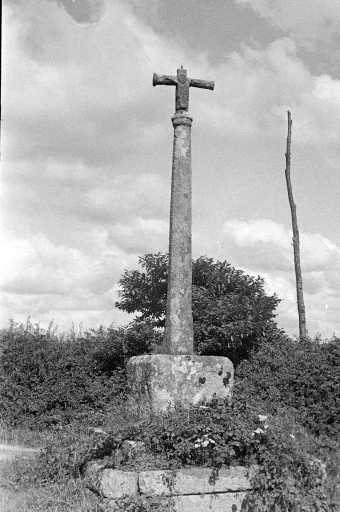 Croix monumentale dite Croas Ar Méné, Keryel (Plounéour-Ménez)