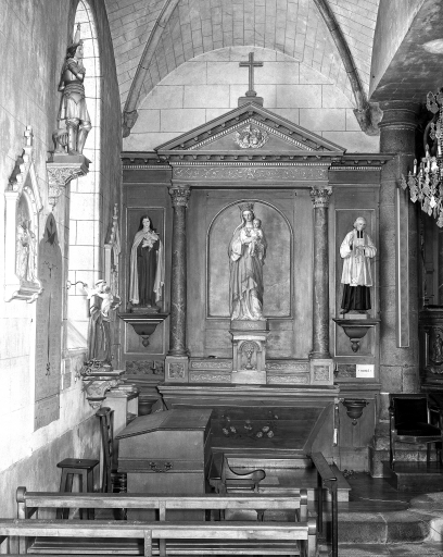 Autels (2), retables (2), tabernacles (2), gradins d'autel (4) (autel secondaire, retable architecturé), dit du sacré-coeur, dit de la vierge