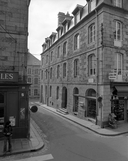 Immeuble, 2 rue Jean Jacques Rousseau (Fougères)