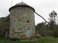 Moulin à vent 2, actuellement habitation, le Pont aux Roux (Pluherlin)