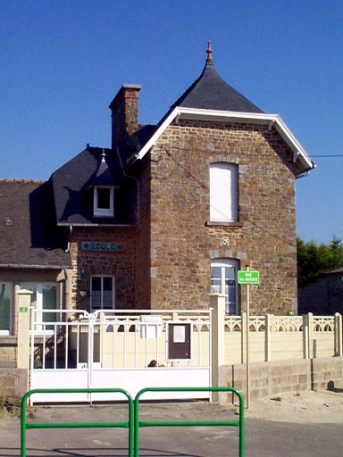 École, 1 rue des Marais ; 2 rue des Masses (Roz-Landrieux)