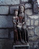 Groupe sculpté : sainte Anne trinitaire, chapelle Saint-Mathieu (Guidel)