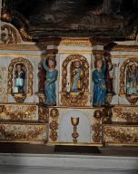 Autel, tabernacle, gradins d'autel (2) (maître-autel, autel tombeau), église paroissiale Saint-Gervais, Saint-Protais (Saint-Avé)