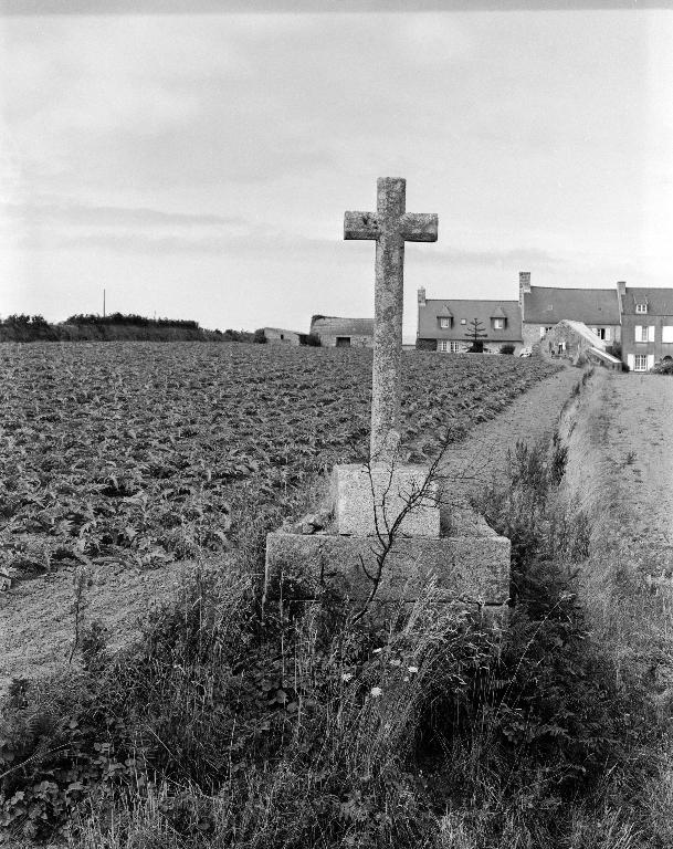 Croix monumentale, Kermenguy (Sibiril)